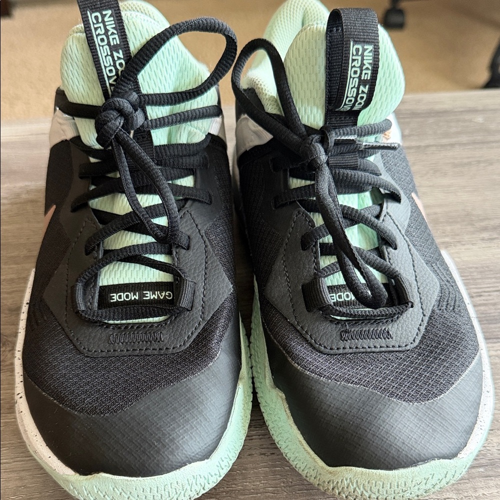 Nike  Basketball Sneakers in Black and Mint